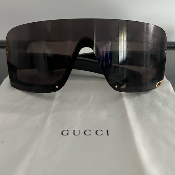 Gucci sunglasses - Picture 1 of 2